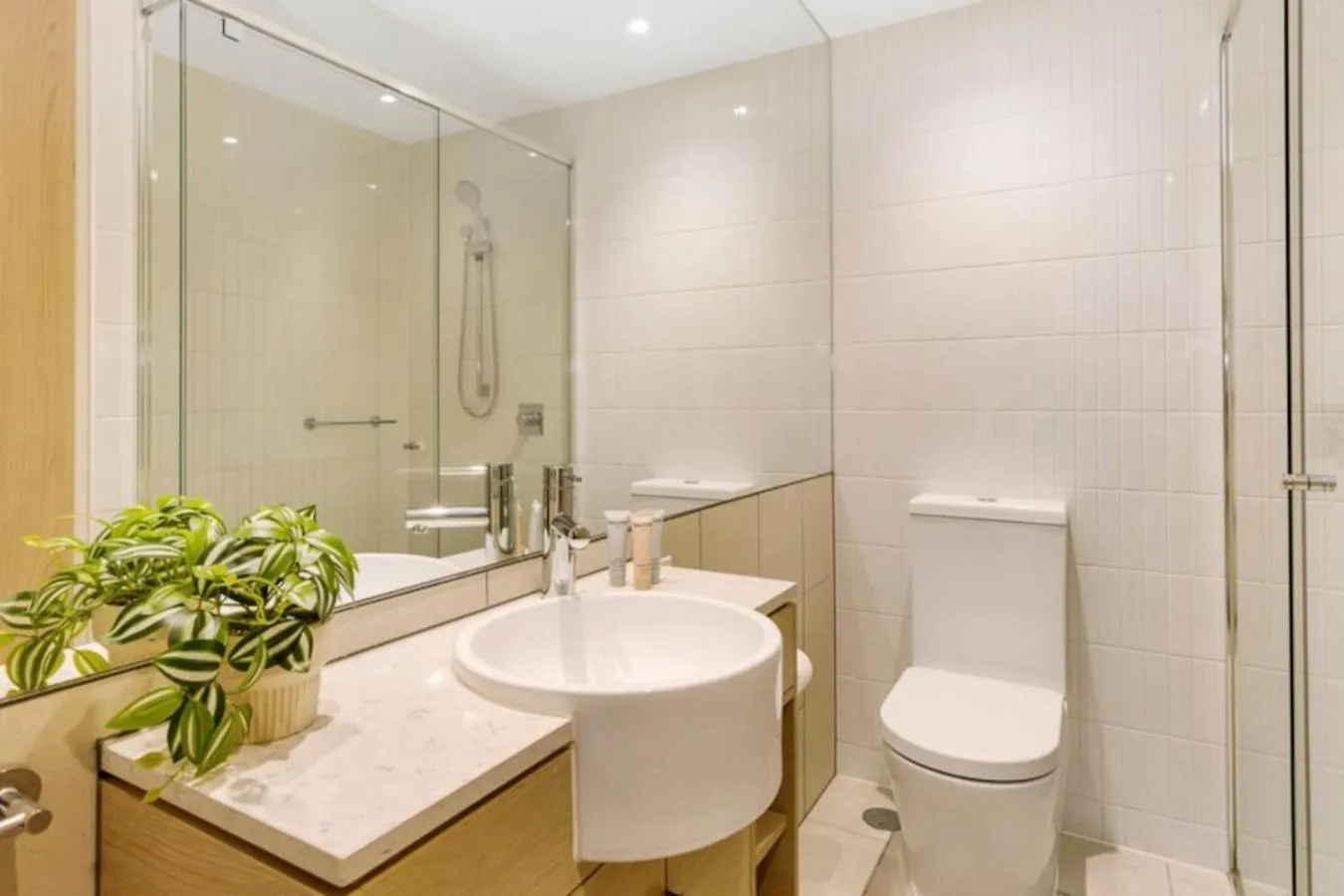 Broadbeach Ocean View Apartment Wifi Parking Gold Coast