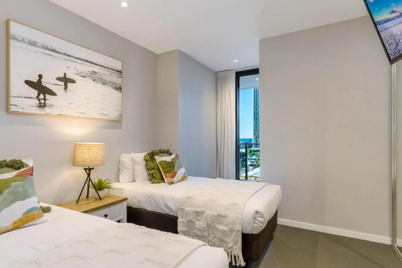 Broadbeach Ocean View Apartment Wifi Parking Gold Coast