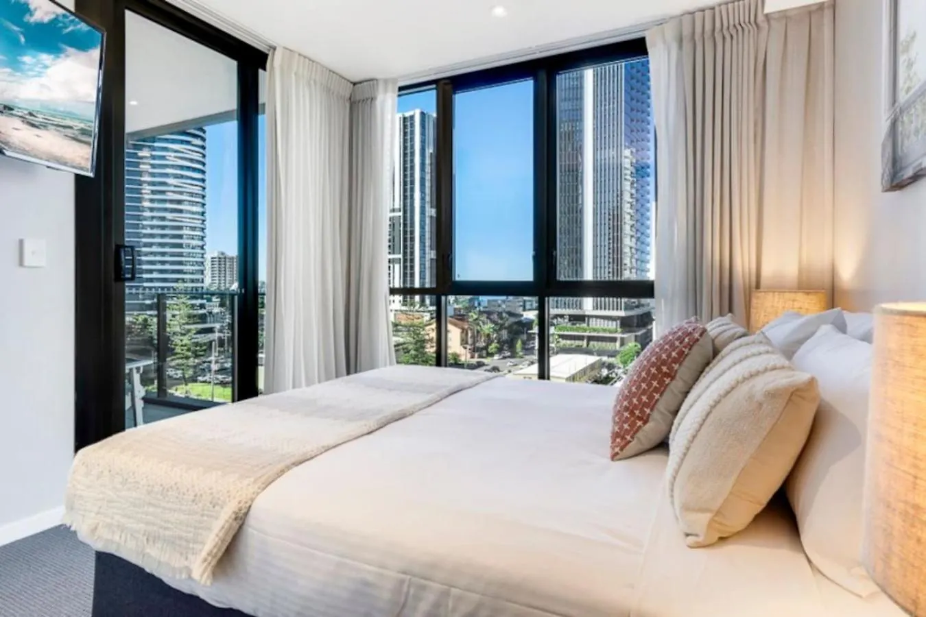 Broadbeach Ocean View Apartment Wifi Parking Gold Coast