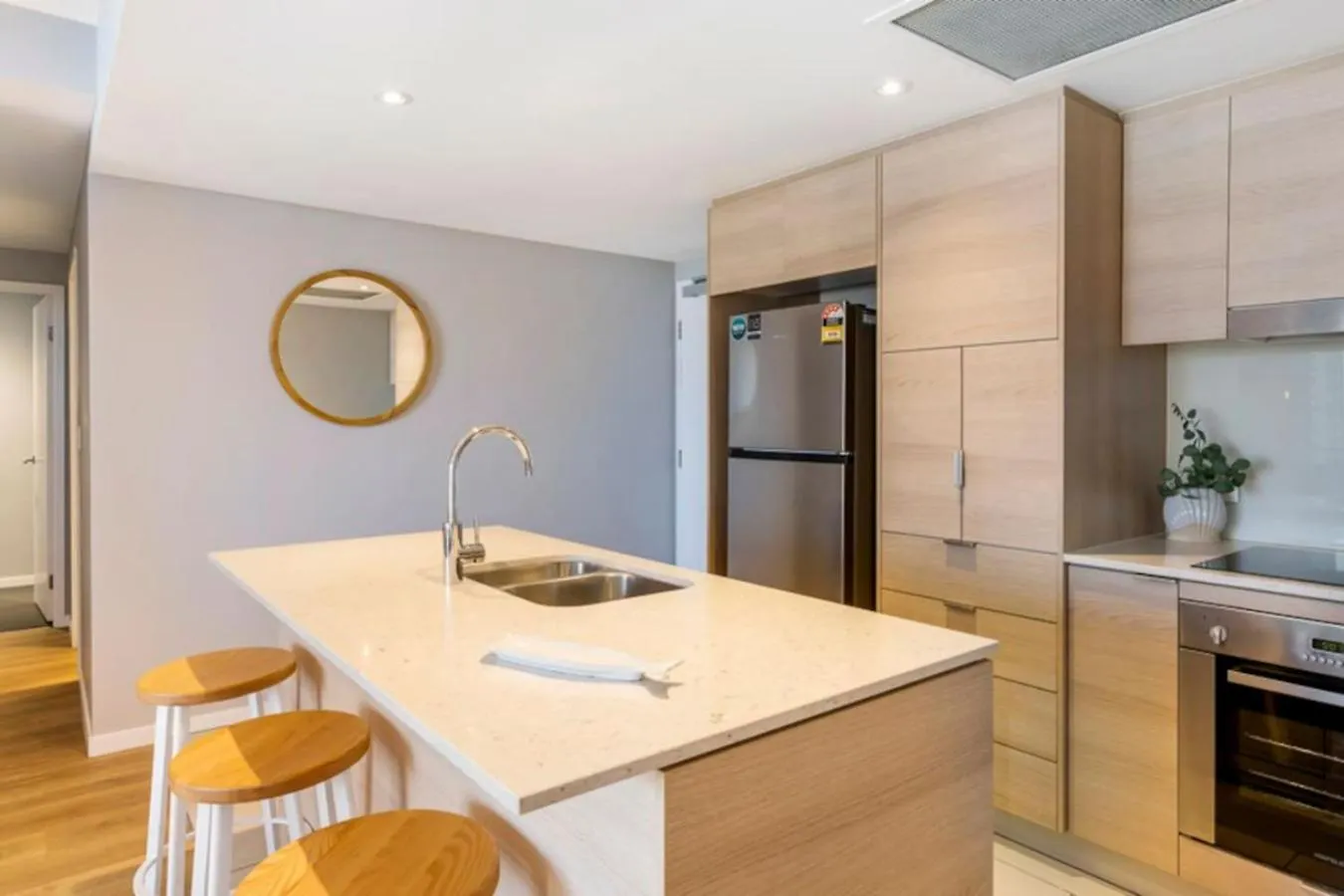 Broadbeach Ocean View Apartment Wifi Parking Gold Coast Australia