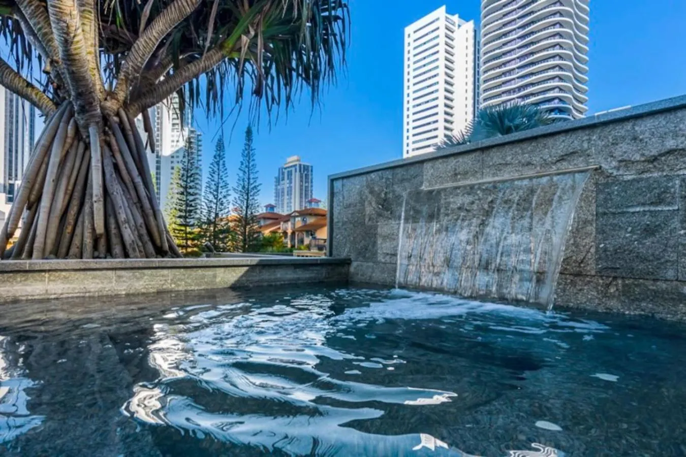 Broadbeach Ocean View Apartment Wifi Parking Gold Coast